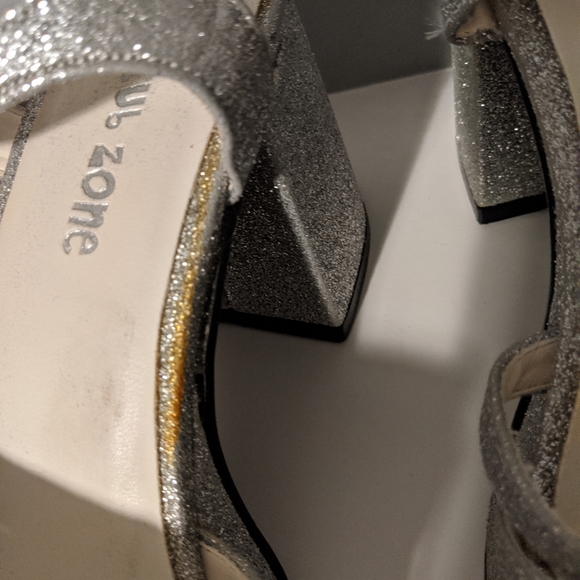 Vintage 90s Chunky Platform Silver Glitter Open Toe Heels - Size 6 - Picture 7 of 7